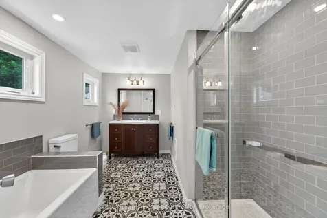 1236 Golden Beach Road Bracebridge ON P1L 1W8