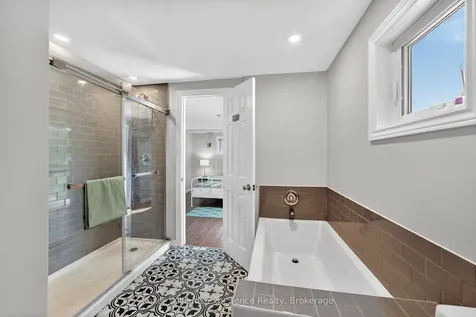 1236 Golden Beach Road Bracebridge ON P1L 1W8