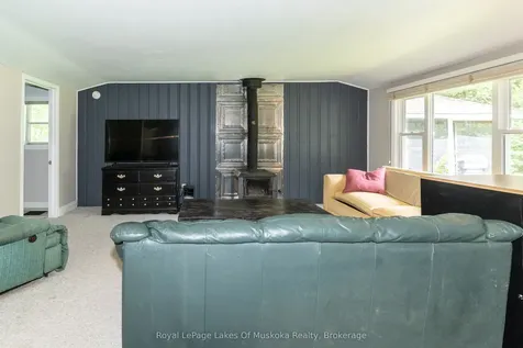 1136 Springdale Shores Private Bracebridge ON P1L 1W9
