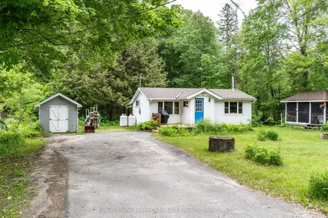 1136 Springdale Shores Private Bracebridge ON P1L 1W9