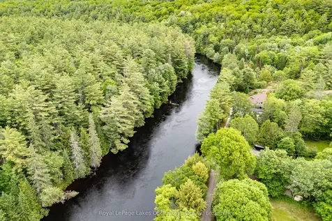1136 Springdale Shores Private Bracebridge ON P1L 1W9