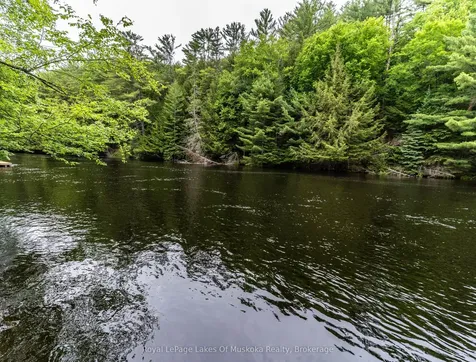 1136 Springdale Shores Private Bracebridge ON P1L 1W9