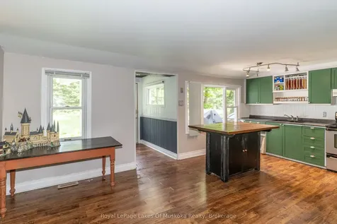 1136 Springdale Shores Private Bracebridge ON P1L 1W9