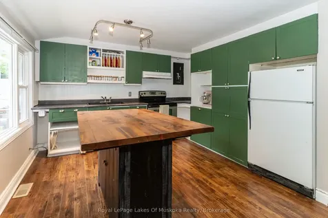 1136 Springdale Shores Private Bracebridge ON P1L 1W9