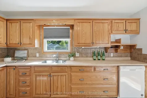 476 Carling Terrace North Huron ON N0G 2W0
