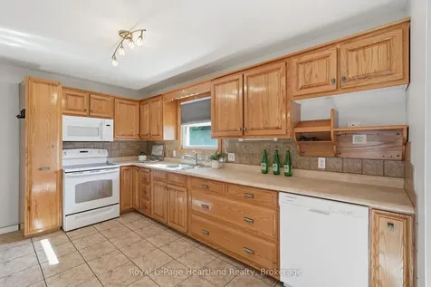 476 Carling Terrace North Huron ON N0G 2W0