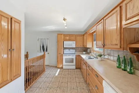 476 Carling Terrace North Huron ON N0G 2W0