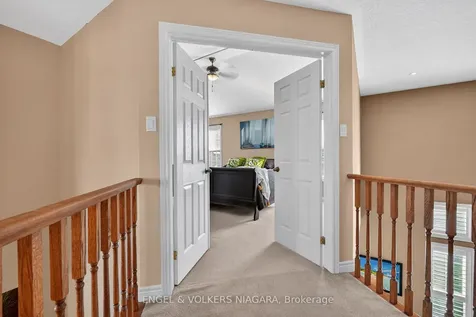 17 Sarah Crescent West Lincoln ON L0R 2A0