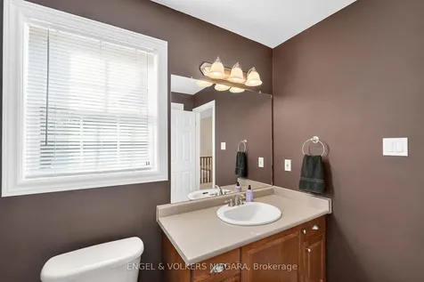 17 Sarah Crescent West Lincoln ON L0R 2A0