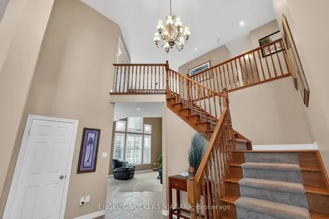 17 Sarah Crescent West Lincoln ON L0R 2A0