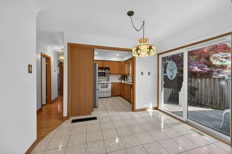 40 Bermuda Court Hamilton ON L9C 2J8