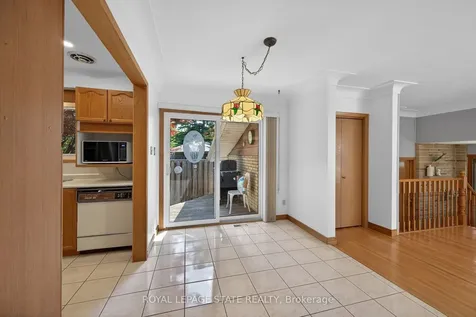 40 Bermuda Court Hamilton ON L9C 2J8