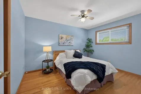 40 Bermuda Court Hamilton ON L9C 2J8