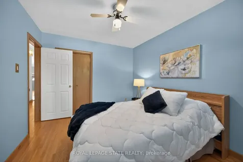 40 Bermuda Court Hamilton ON L9C 2J8