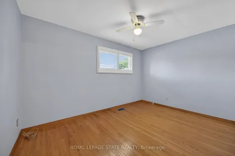 40 Bermuda Court Hamilton ON L9C 2J8