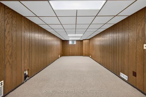 40 Bermuda Court Hamilton ON L9C 2J8
