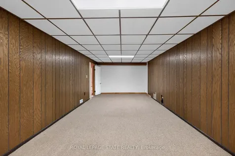 40 Bermuda Court Hamilton ON L9C 2J8