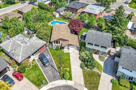 40 Bermuda Court Hamilton ON L9C 2J8