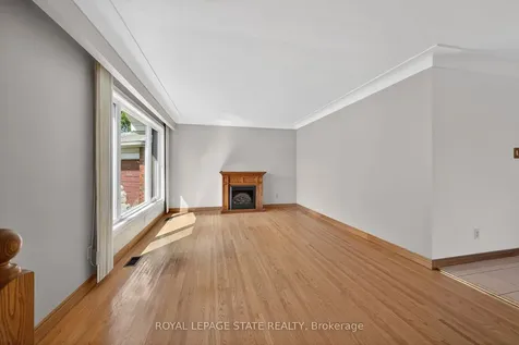 40 Bermuda Court Hamilton ON L9C 2J8