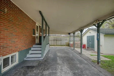 301 Highland Avenue Fort Erie ON L2A 2Y1