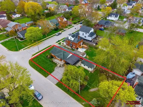 301 Highland Avenue Fort Erie ON L2A 2Y1