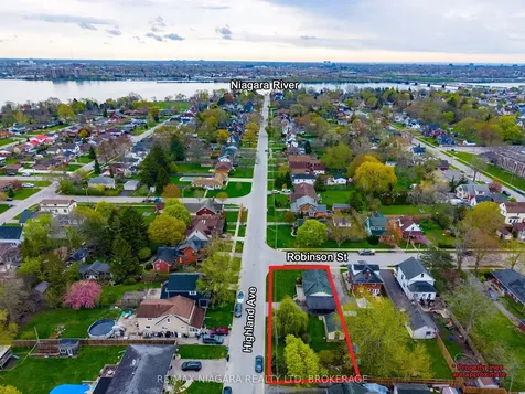 301 Highland Avenue Fort Erie ON L2A 2Y1
