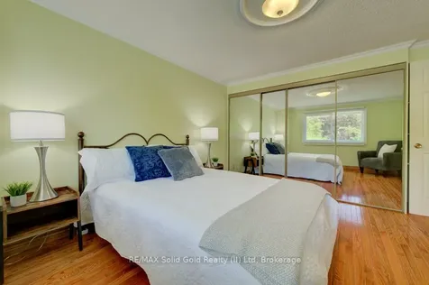 16 Sugar Maple Place Kitchener ON N2N 1Y3