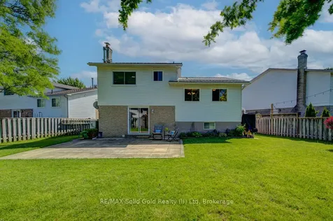 16 Sugar Maple Place Kitchener ON N2N 1Y3