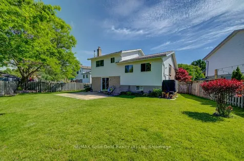 16 Sugar Maple Place Kitchener ON N2N 1Y3