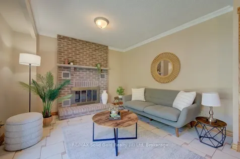16 Sugar Maple Place Kitchener ON N2N 1Y3