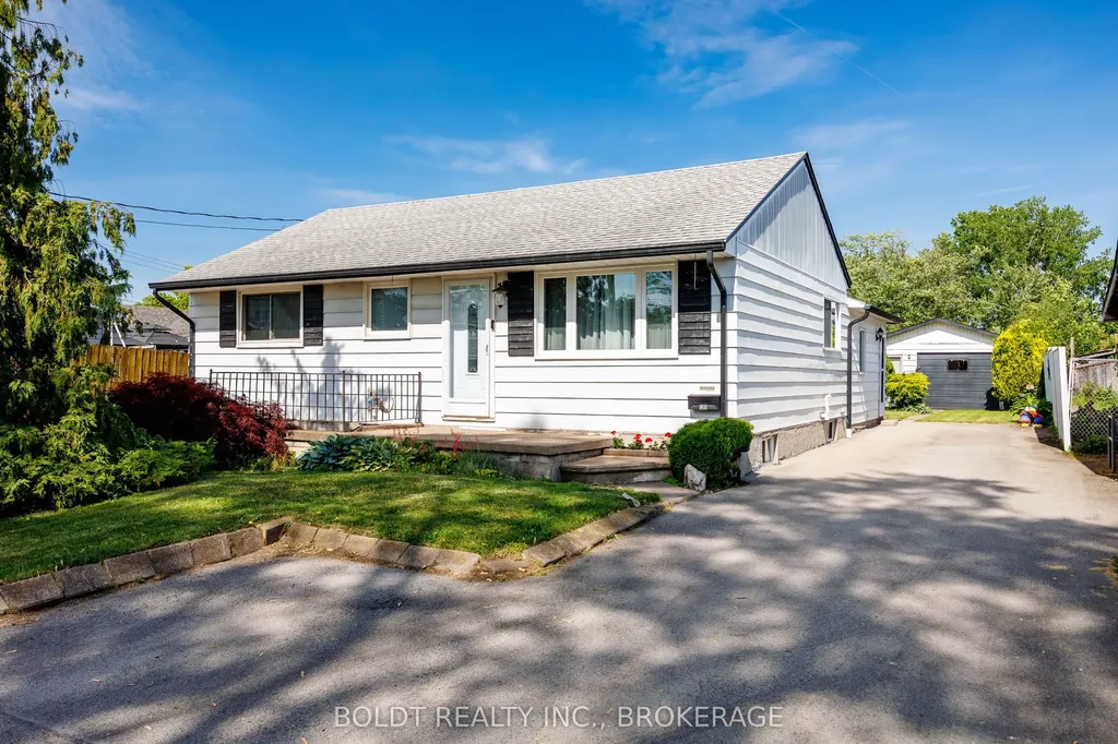 41 Ferndale Avenue St. Catharines ON L2P 1V9