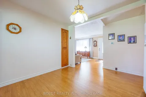 41 Ferndale Avenue St. Catharines ON L2P 1V9