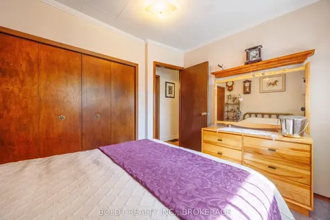 41 Ferndale Avenue St. Catharines ON L2P 1V9