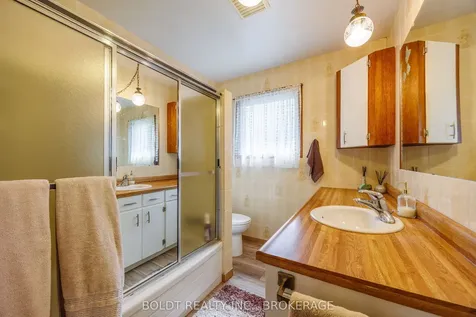 41 Ferndale Avenue St. Catharines ON L2P 1V9