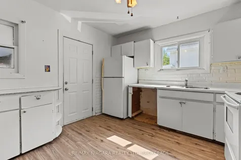 6393 High Street Niagara Falls ON L2G 1M9