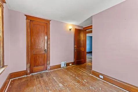 6393 High Street Niagara Falls ON L2G 1M9