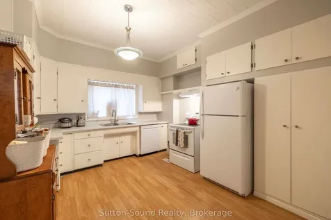 894 3rd Avenue W Owen Sound ON N4K 4P5
