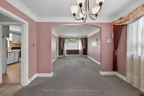 167 Taylor Avenue Hamilton ON L8K 3T1