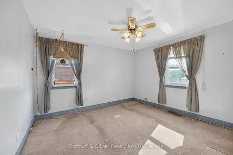 167 Taylor Avenue Hamilton ON L8K 3T1