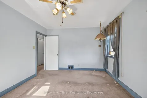 167 Taylor Avenue Hamilton ON L8K 3T1