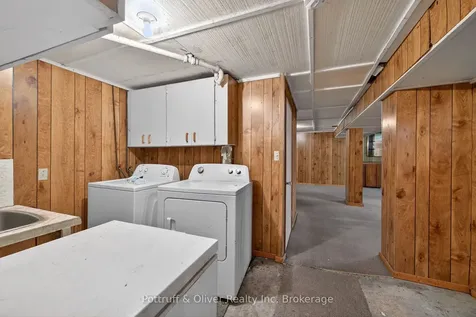 167 Taylor Avenue Hamilton ON L8K 3T1