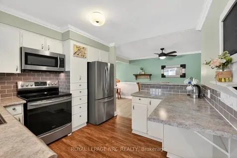 4451 Meadowvale Drive Niagara Falls ON L2E 5W8