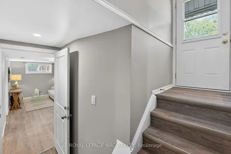 4451 Meadowvale Drive Niagara Falls ON L2E 5W8