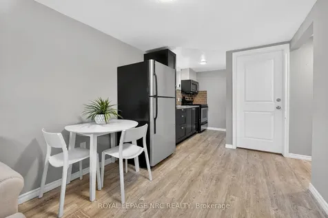 4451 Meadowvale Drive Niagara Falls ON L2E 5W8