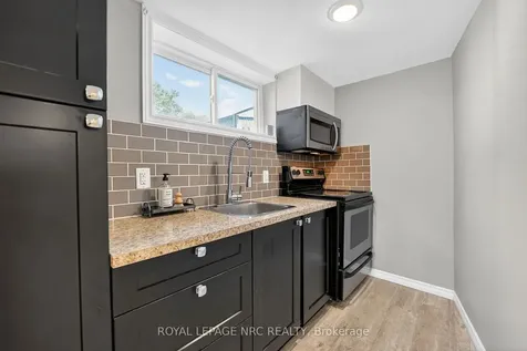 4451 Meadowvale Drive Niagara Falls ON L2E 5W8