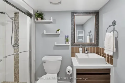 4451 Meadowvale Drive Niagara Falls ON L2E 5W8