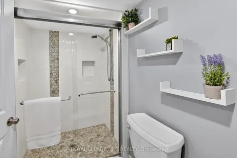 4451 Meadowvale Drive Niagara Falls ON L2E 5W8