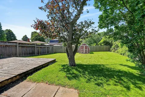 4451 Meadowvale Drive Niagara Falls ON L2E 5W8