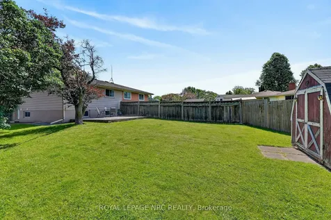 4451 Meadowvale Drive Niagara Falls ON L2E 5W8