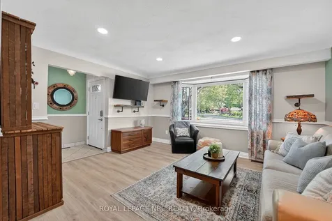 4451 Meadowvale Drive Niagara Falls ON L2E 5W8